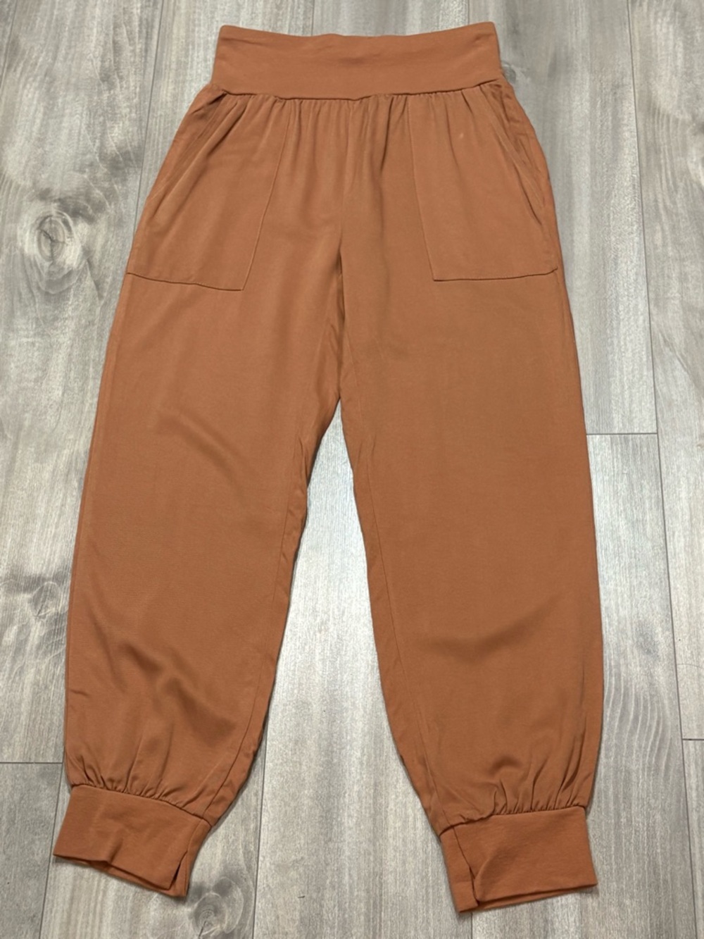 Women's High-Waist Jogger Trousers in Rust Brown Size M